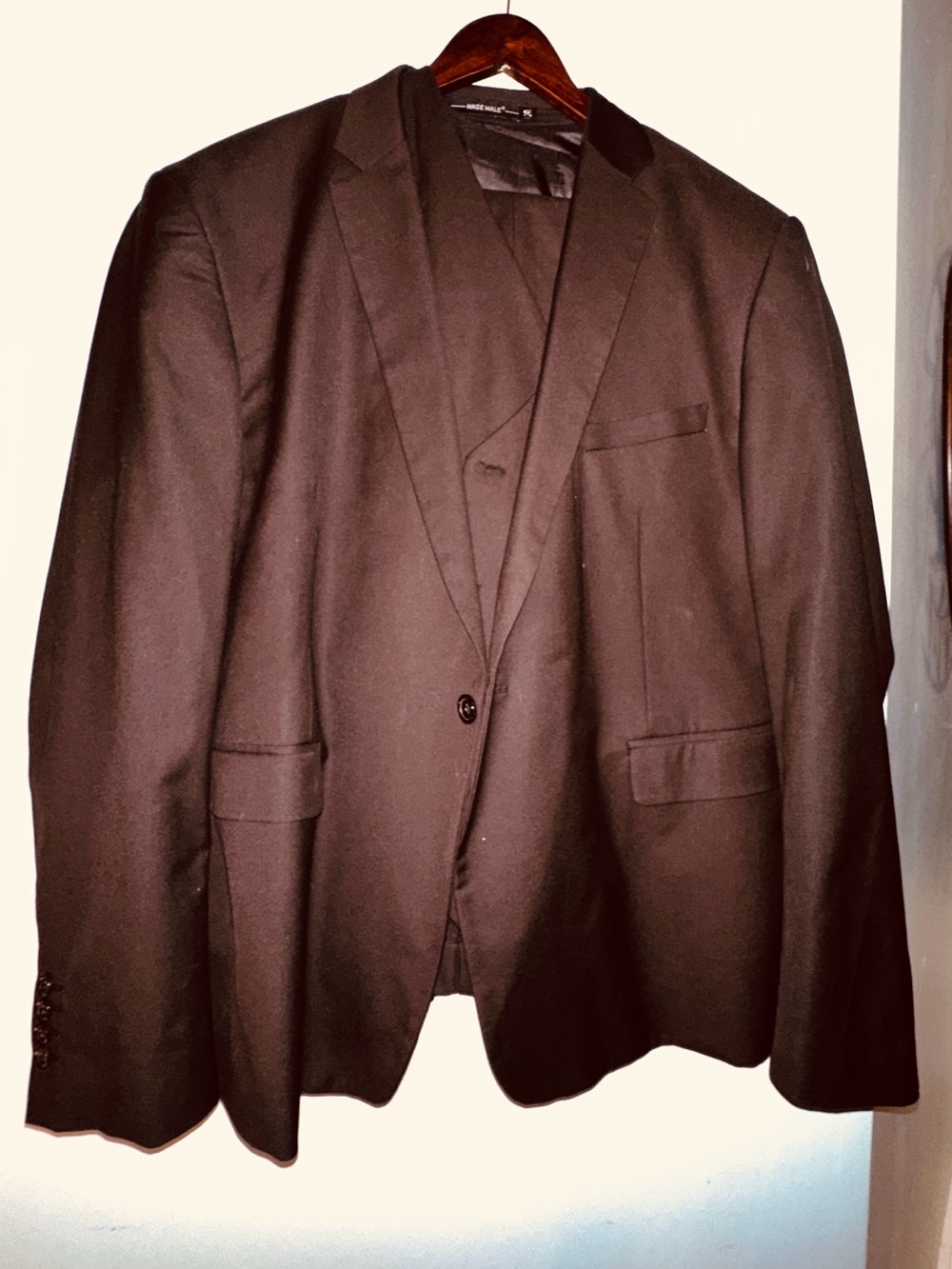 Mage Male 3 piece suit Black
